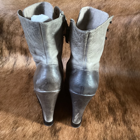 Vince Camuto Gray Leather Lace Up Wedge Boots - Picture 3 of 9